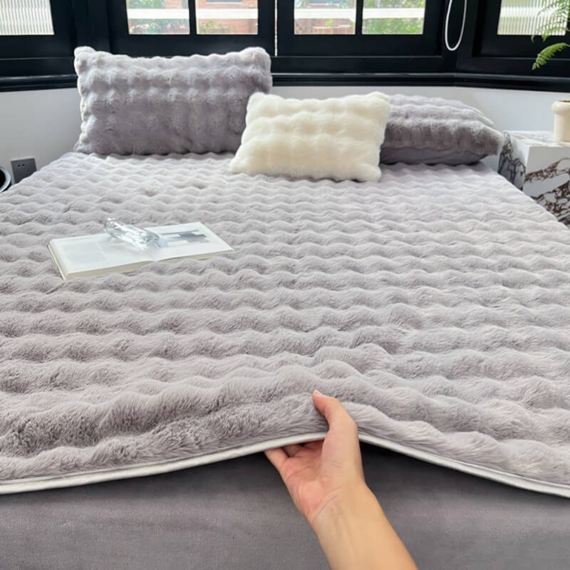 Copertura per materasso con angoli  in pelliccia sintetica di coniglio deluxe