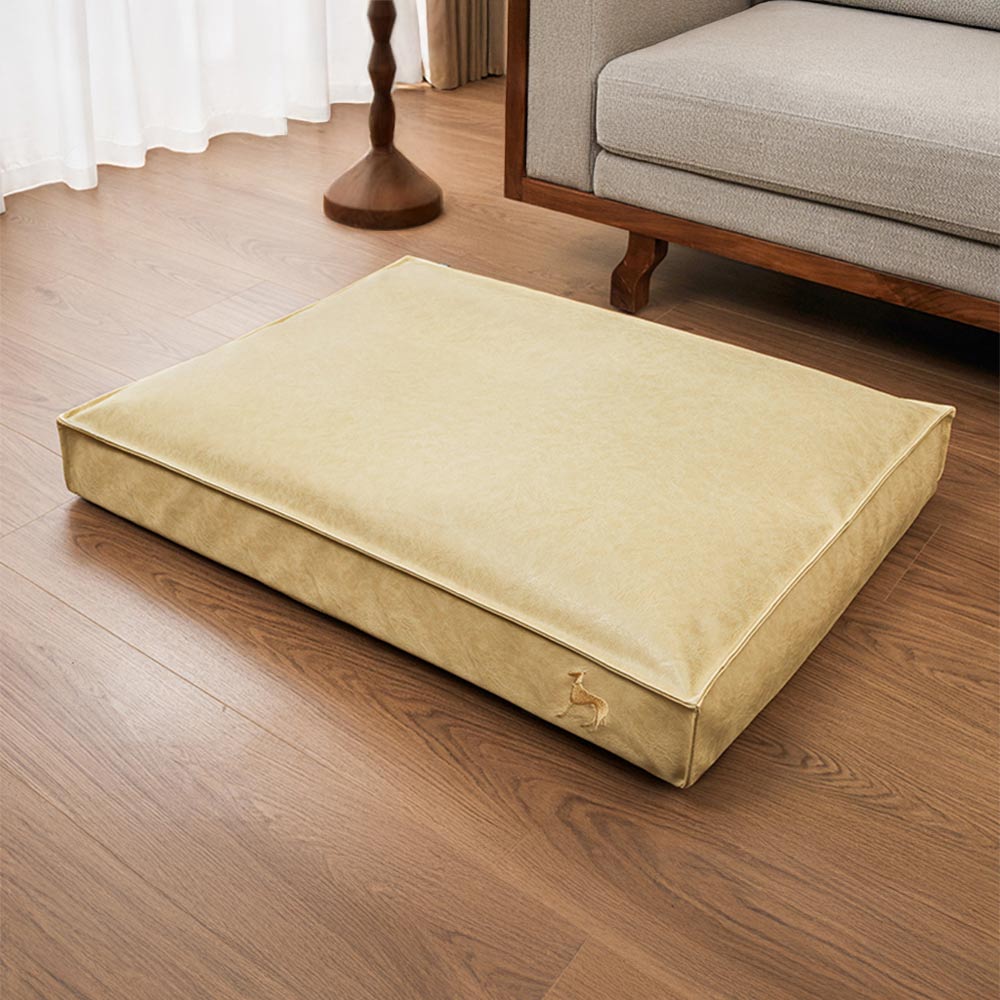 Letto per cani in pelle impermeabile, durevole e facile da pulire.