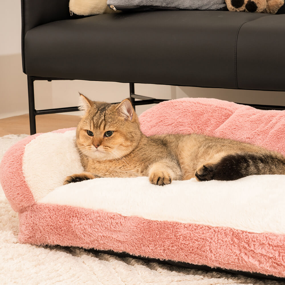 Canapé-lit chaud en peluche pour loisirs et mode.